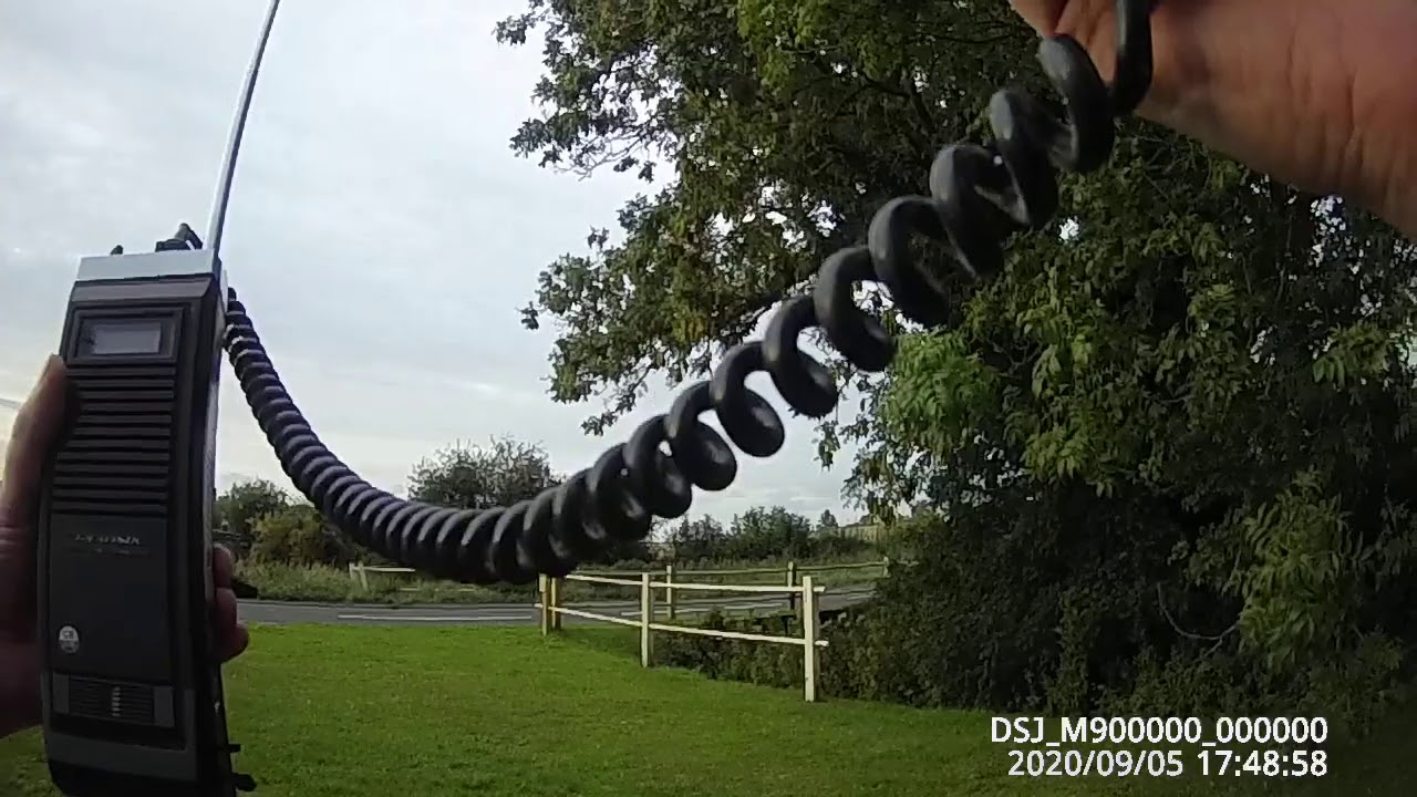 Realistic TRC1005 UK CB27/81 CB radio (Handheld 3.5W 40ch) - Field Test Mr Chippie side