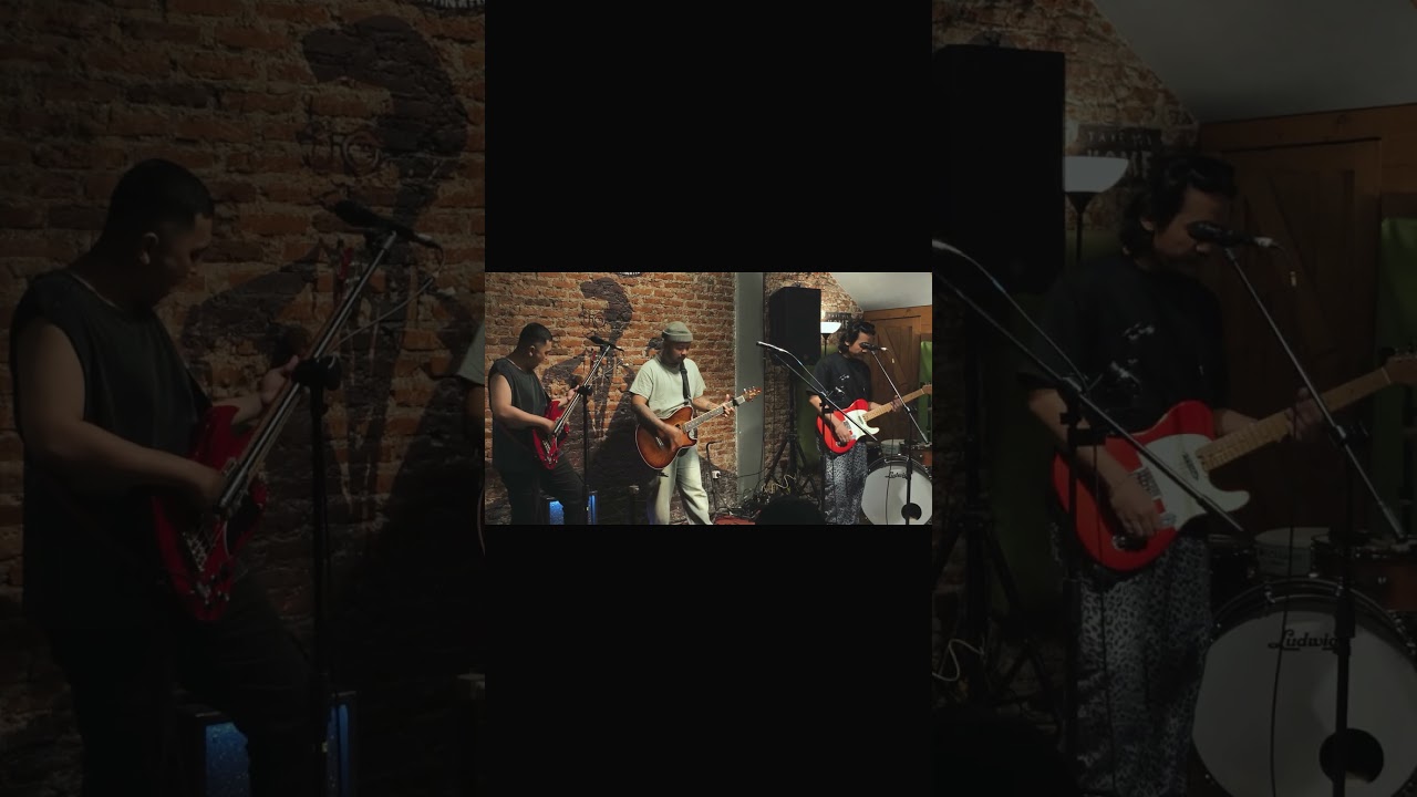 PRIA-PRIABERNADA - Pengen Jadi Rockstar - Live at Earhouse