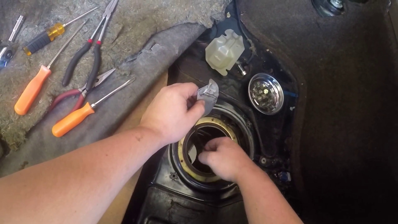 Nissan 240sx Gas Tank Swap - Part 1 : Fuel Pump Removal and Prep