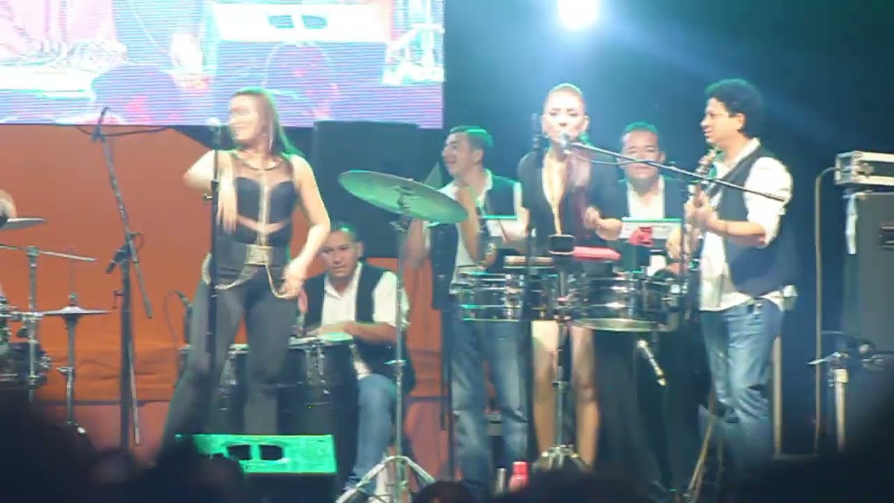 CUMBIANDO CON LAS NENAS Y SU ORQUESTA