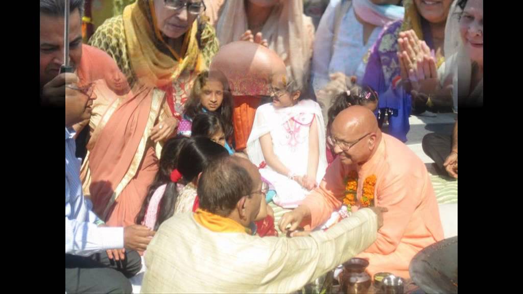 BRAHMLEEN HH SWAMI VISHWAMITTER JI.........MAI BIE GURU DEKHEY...BY AMIT TANEJA