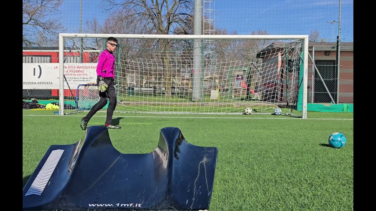 Allenamento giovani portieri, categoria esordienti 2013, Leonardo VS Deviatore, training goalkeepers