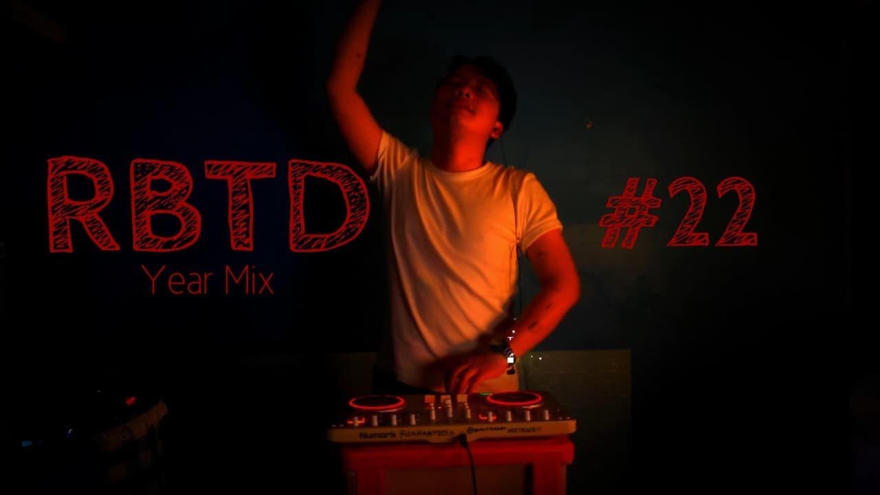 Rizkhan Behind The Desk Dj Perform #22 Year Mix | Numark Mixtrack II