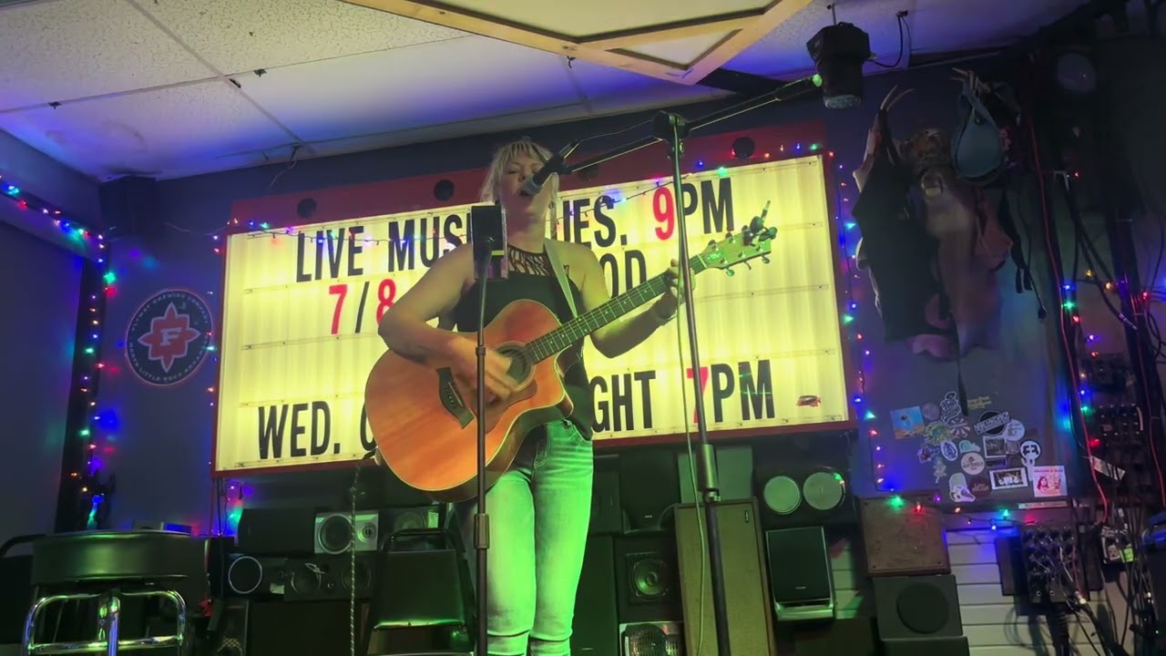 Leigh Lynch @ Bears Den Pizza in Conway, Arkansas on 7/9/2025