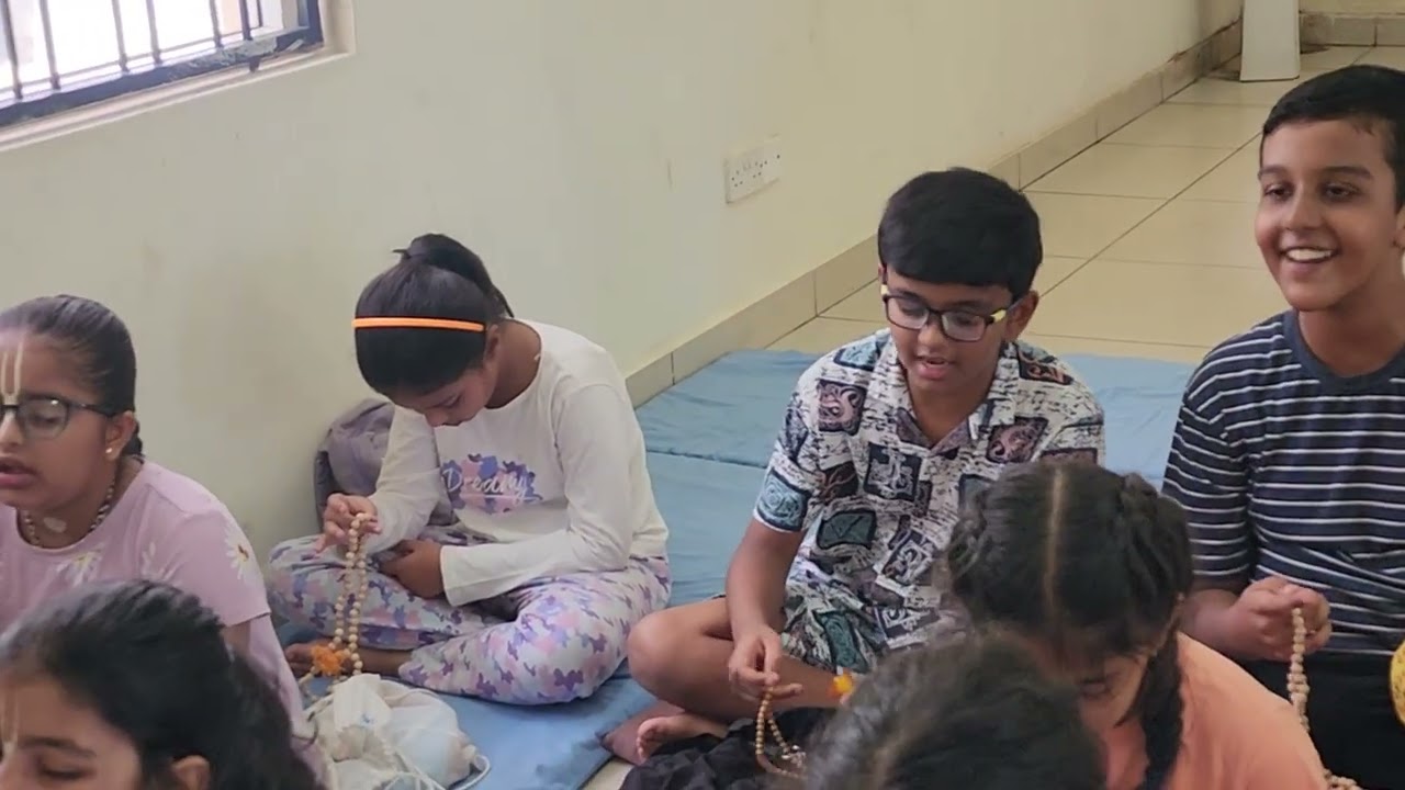 Gopal Fun School kid's chanting Mahamantra 