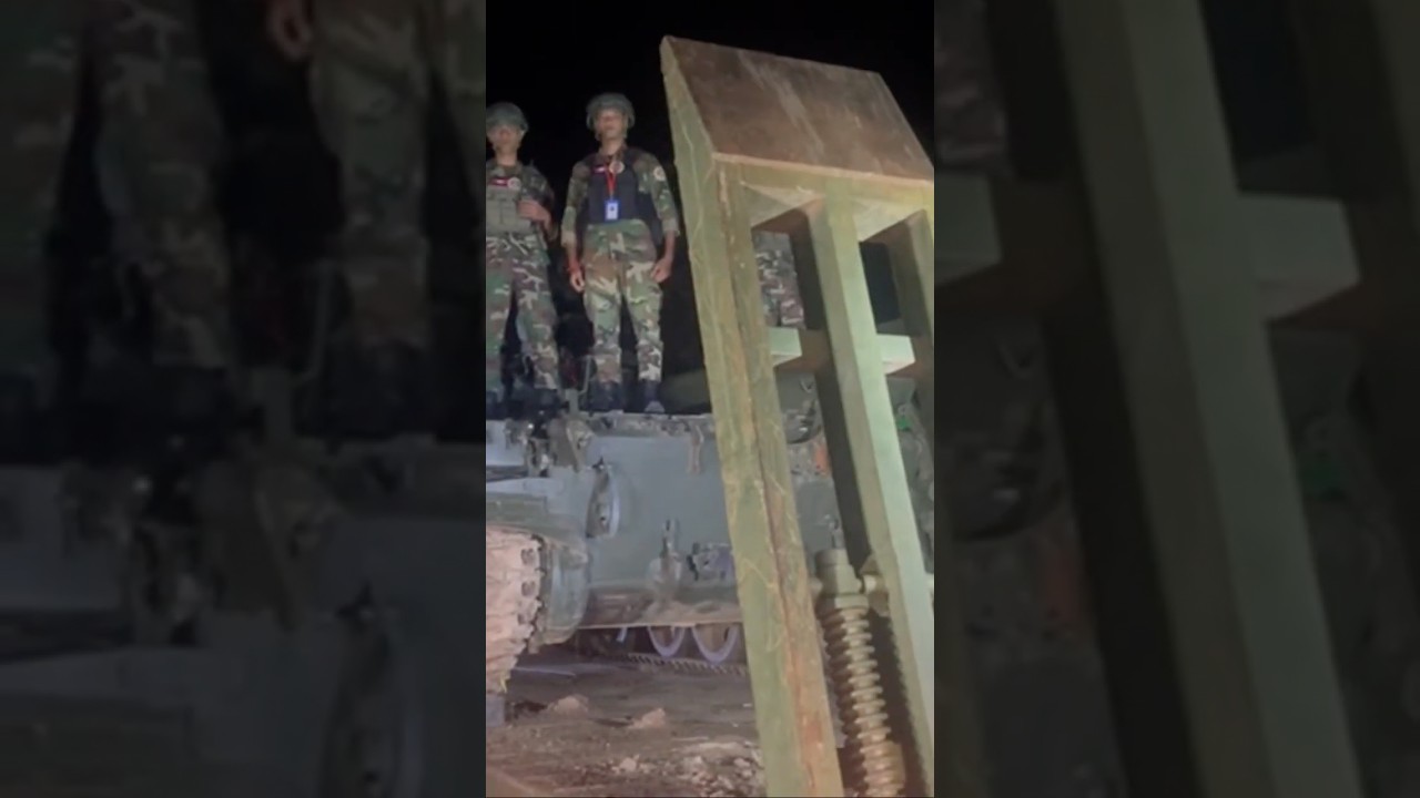 Cambodia withdrawing heavy weapons from Thai border after signing #ceasefire with #thailand
