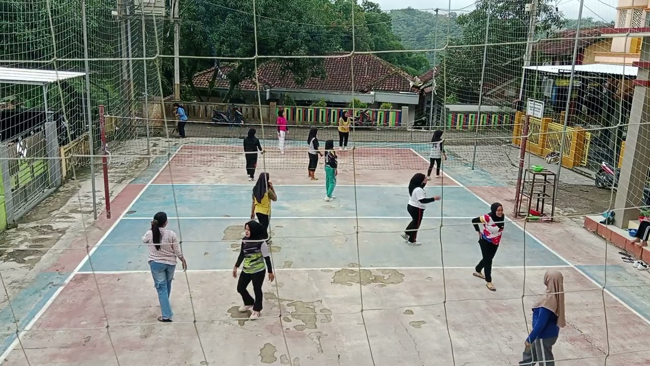 Body sudah lelah tapi harus main voli 💪#volleyball #emakemakvoli #berbagirezeki 