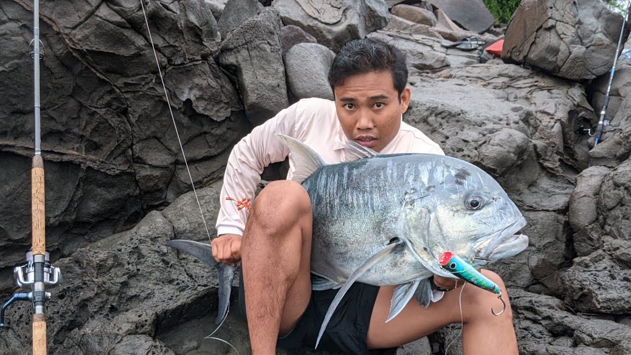 MONSTER GIANT TREVALLY | MELEDAK | HRK FISHING | PALSM SHOREGUN | SHOREJIGGING | SHORE GAME
