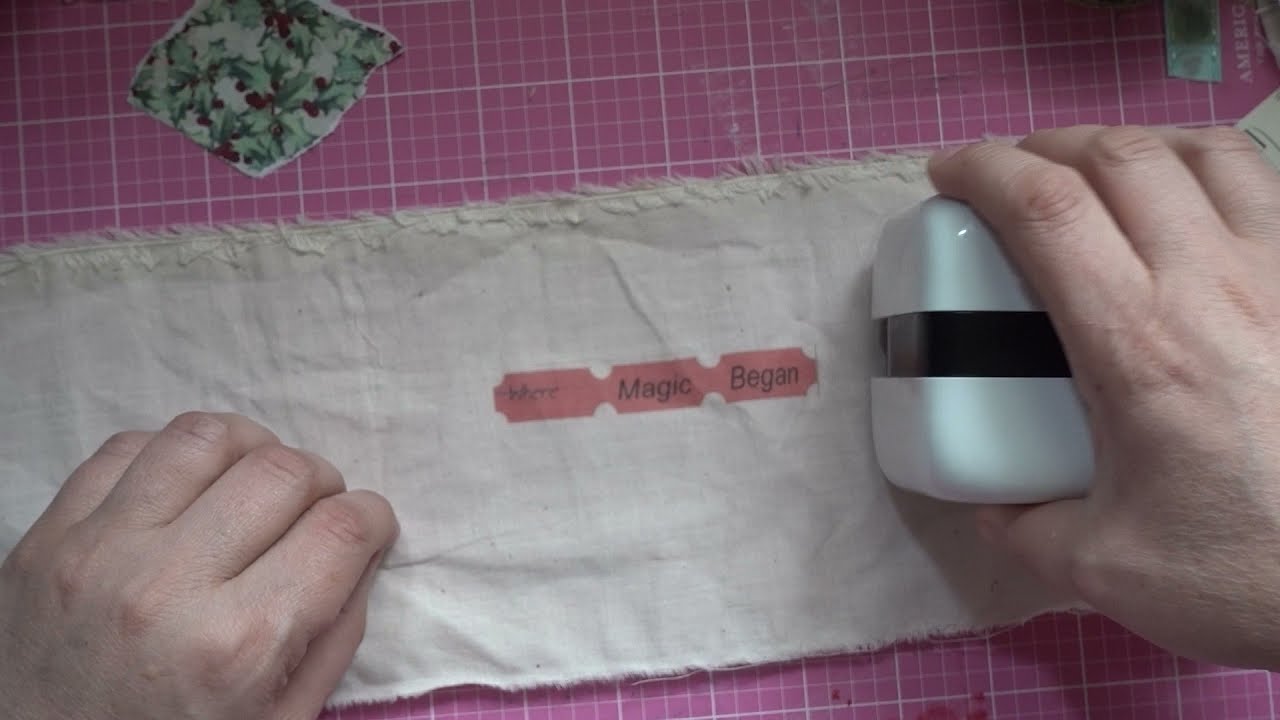 What kind of materials does the we r memory keeper print maker print on?