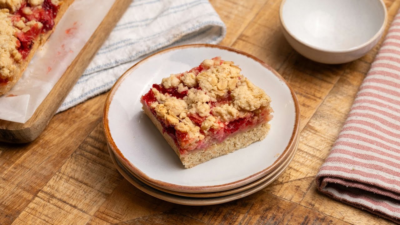 Strawberry Rhubarb Cookie Bars Recipe