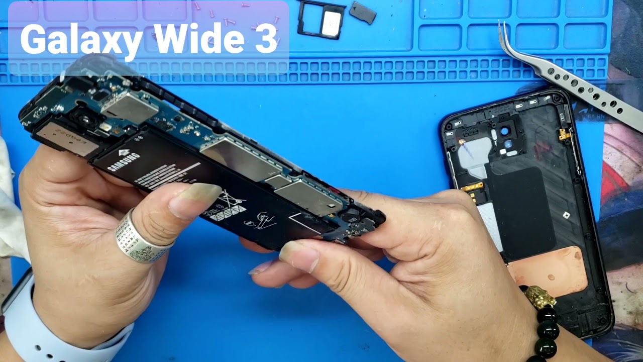 Samsung Galaxy Wide 3 / Disassembly guide / Removing the galaxy wide 3 . screen