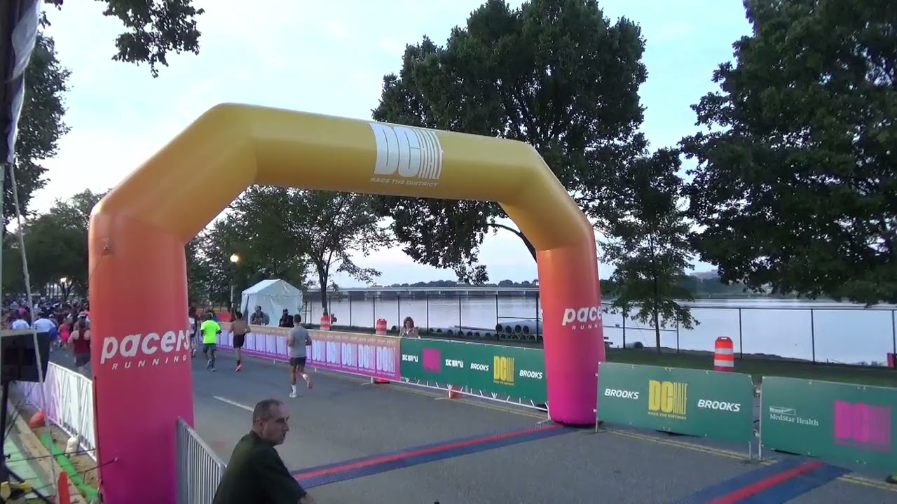 2025 DC Half Marathon & 5K | Start through ~