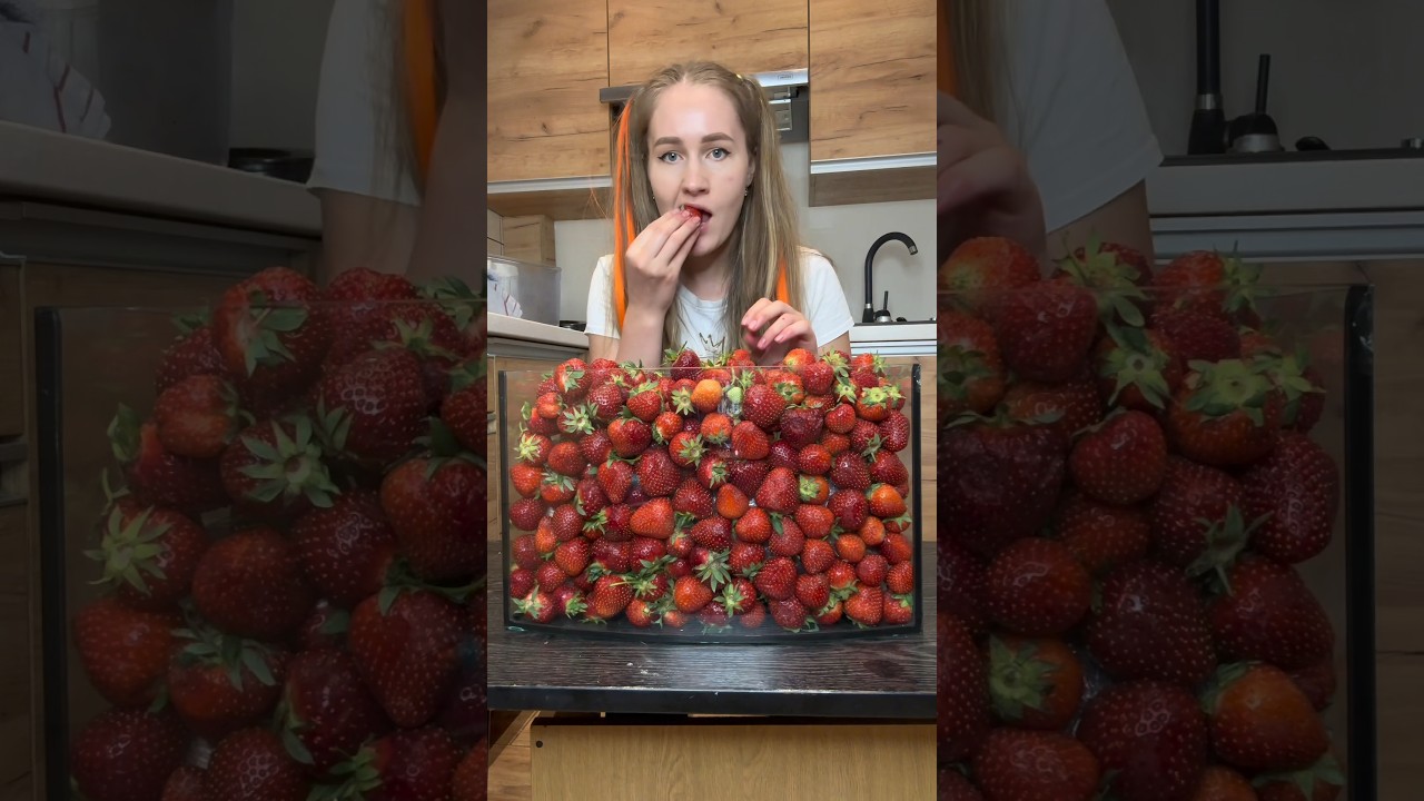 Strawberry 40 l #mukbang #crazyfood  #foodtiktok #asmrfood  #food #testing
