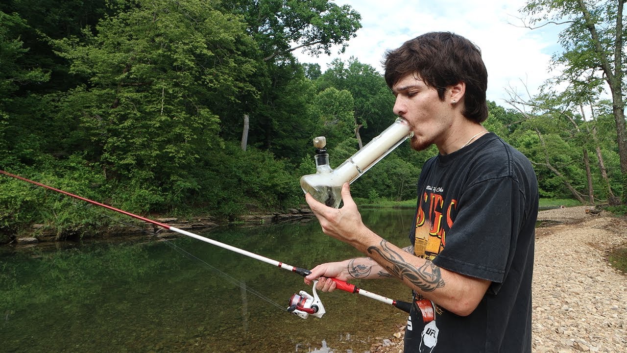 BONG RIPS WHILE FISHING