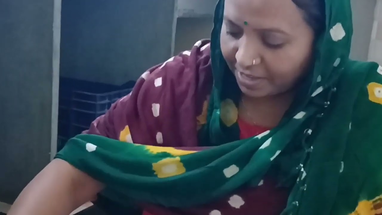 આજે શાકભાજી લેવા ગઈ તી તો બંગડી લેતી આવી