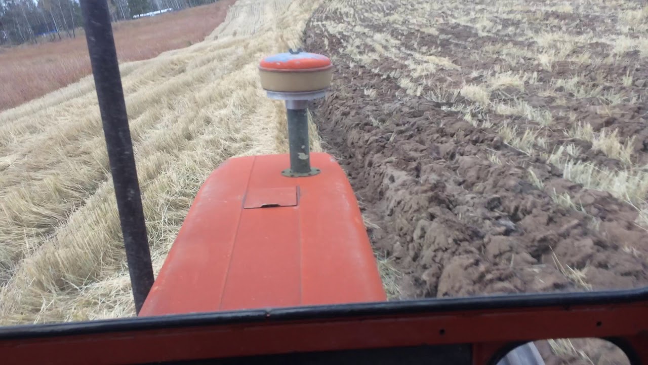 Deutz 100-06 with John Deere 3100 plow
