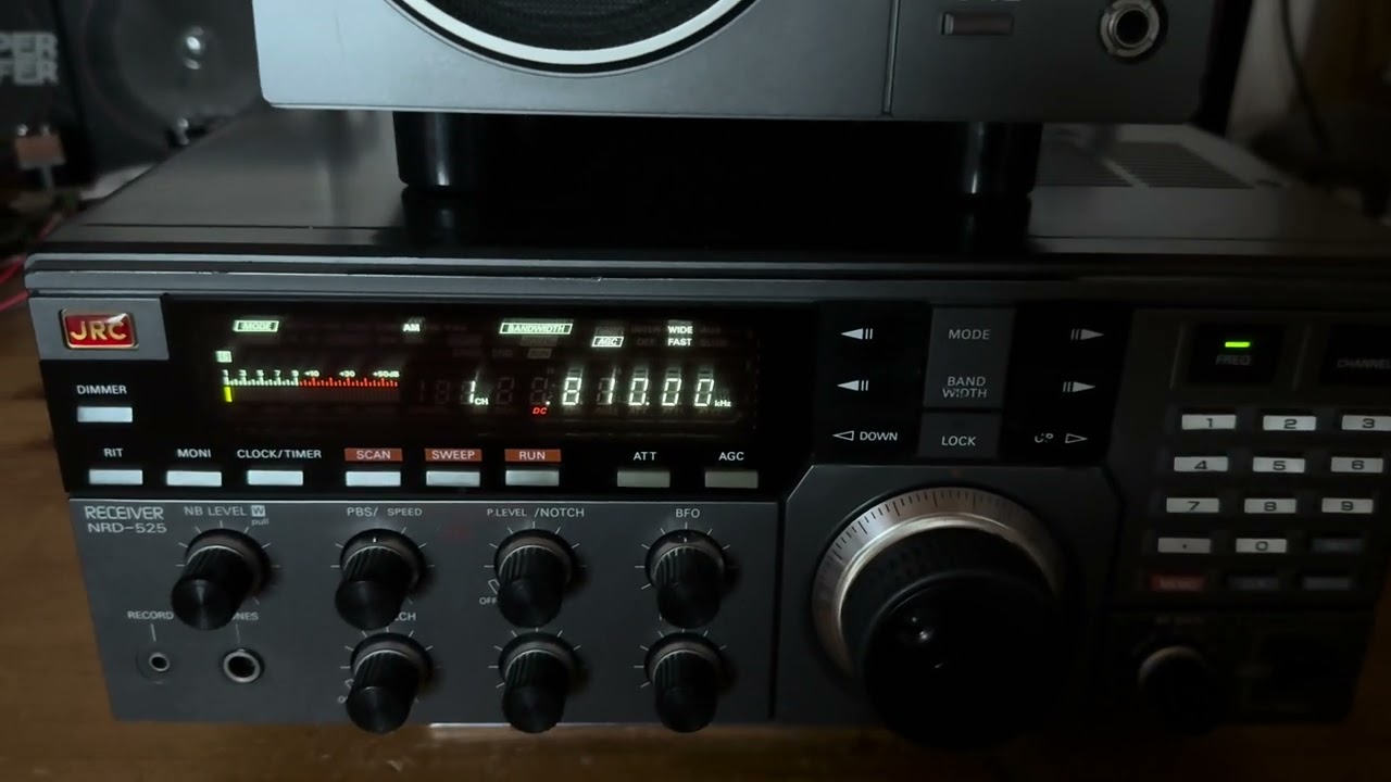 Why I still use an old JRC NRD-525 