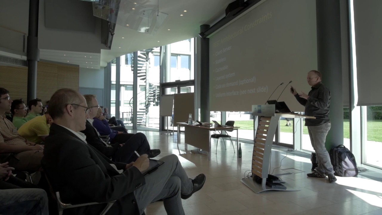 Entwicklertag 2017: Sinn und Nutzen von RESTful-Hypermedia-APIs von Kai T&ouml;dter
