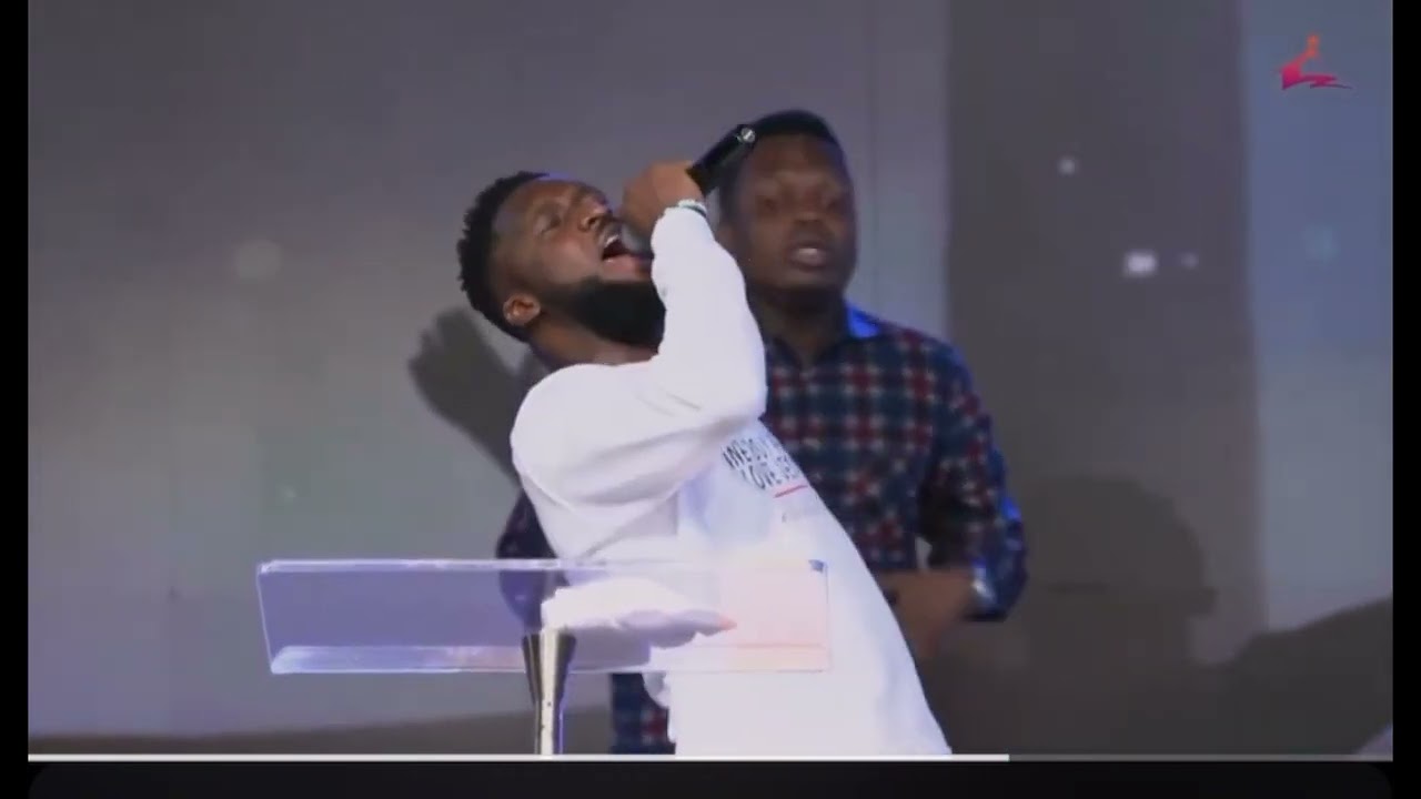 Intense worship with the Apostle of 🔥@ebukasongs