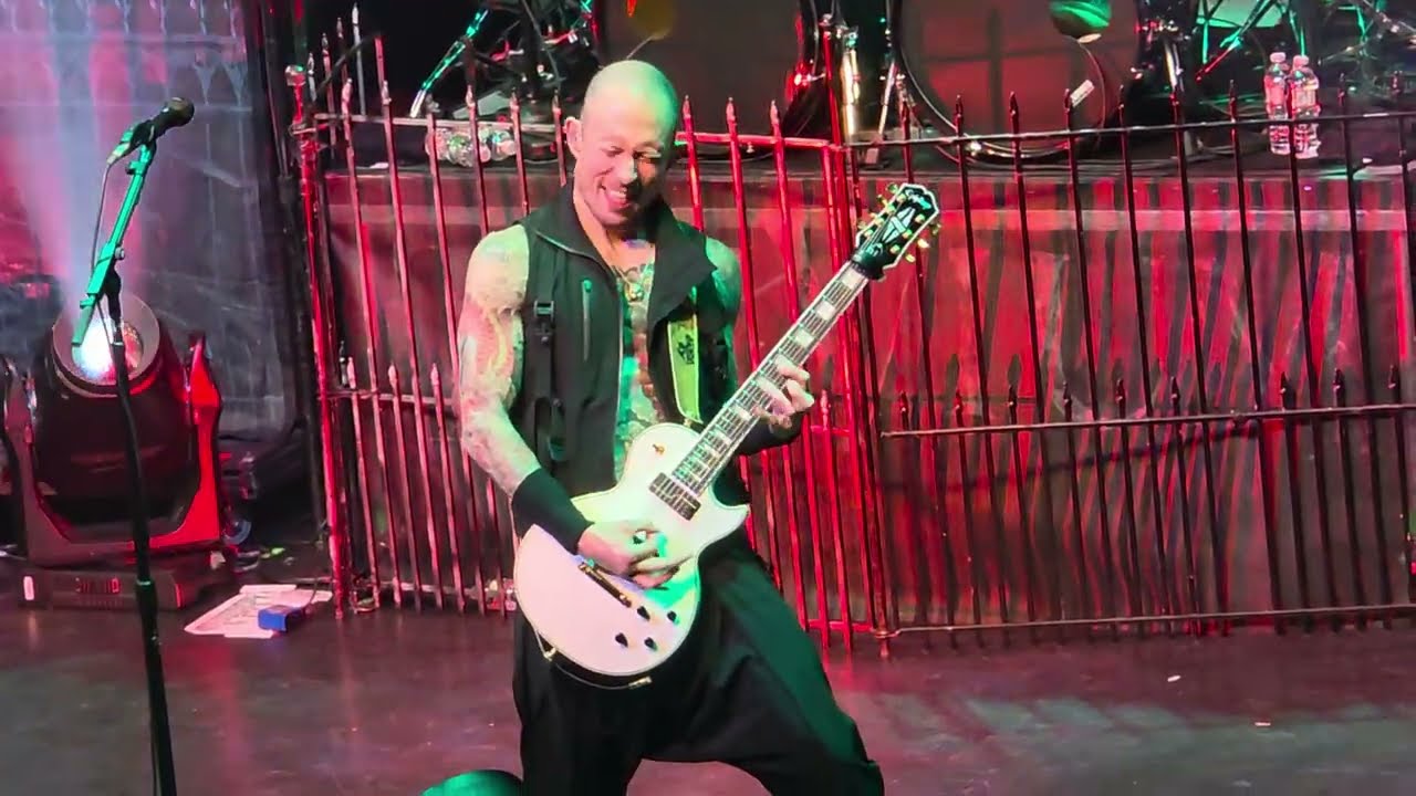 TRIVIUM - Throes of Perdition - Live WELLMONT