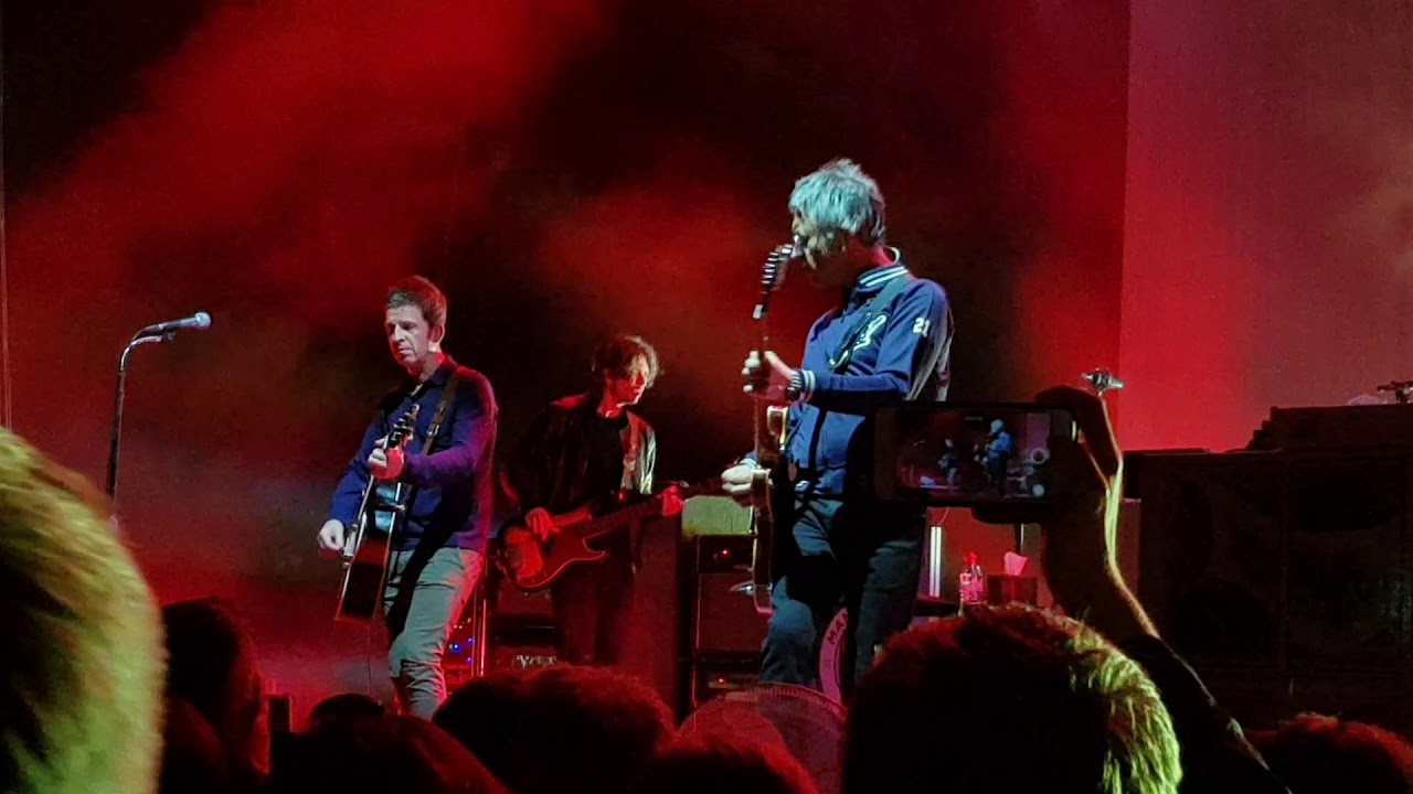 Noel Gallagher's High Flying Birds The Masterplan Bonus Arena Hull