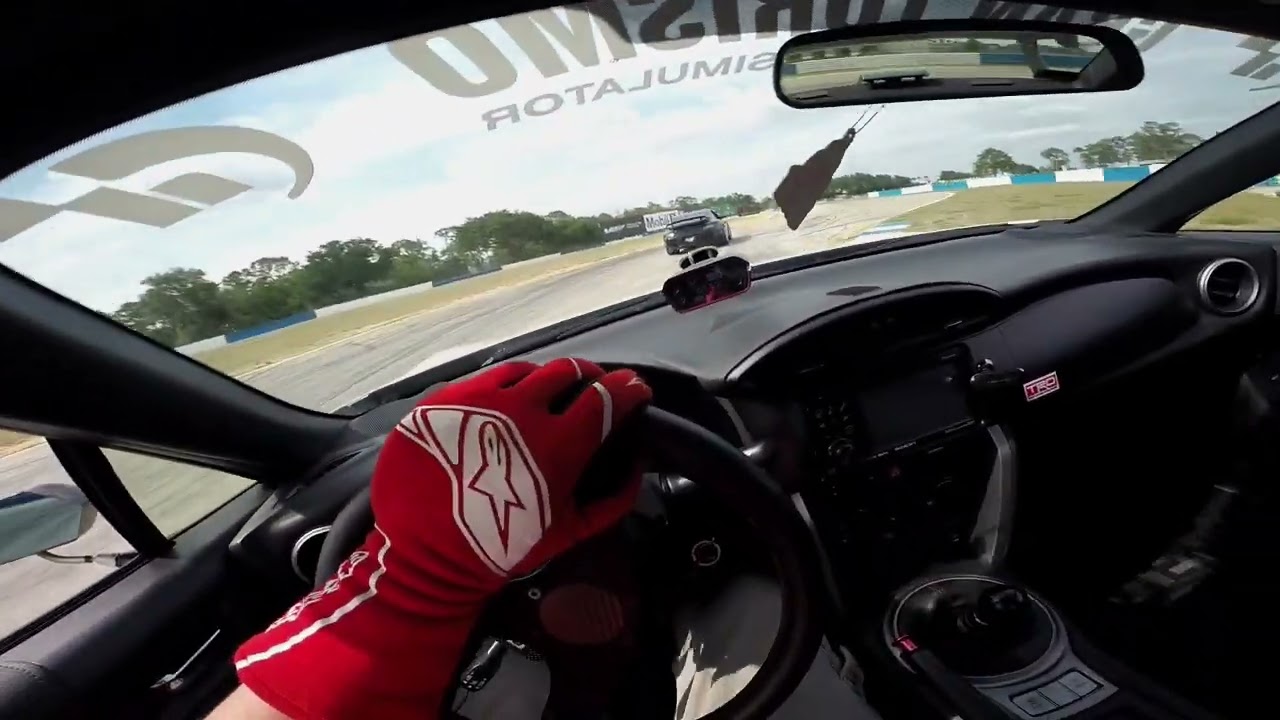 Chasing 991 around Sebring
