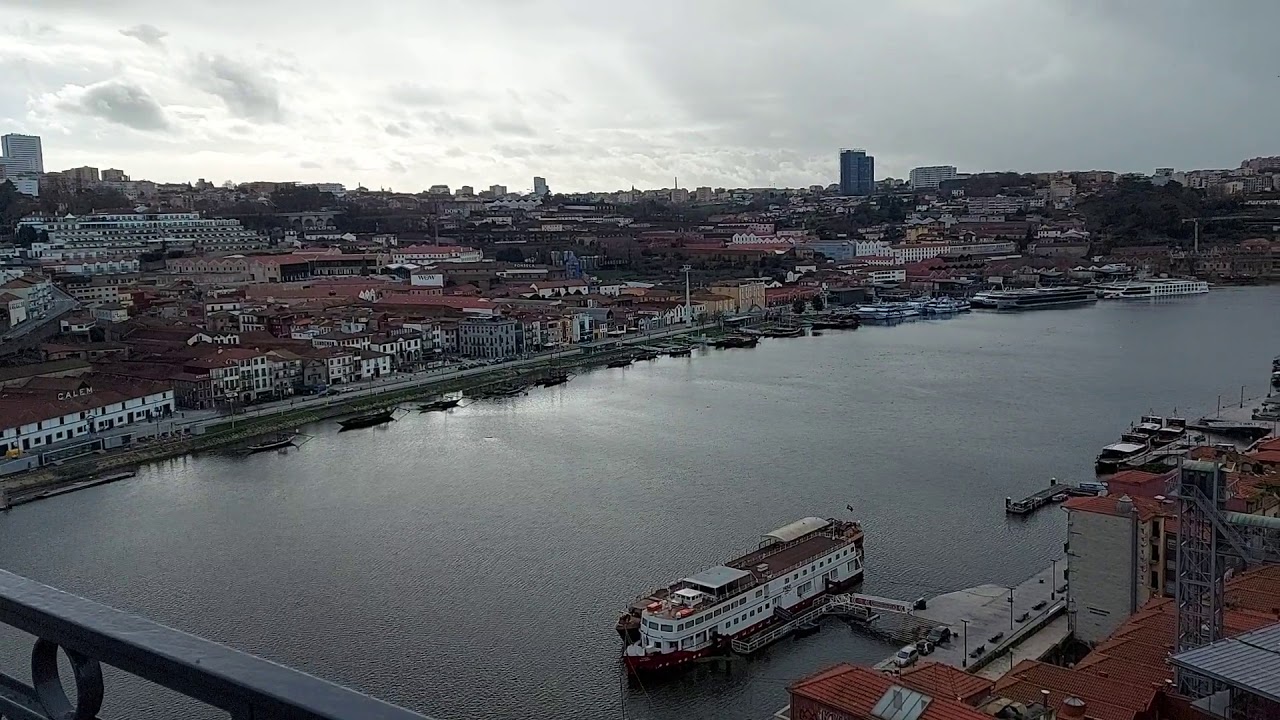 ponte de ferro a&ccedil;o na cidade do Porto em Portugal 🇵🇹