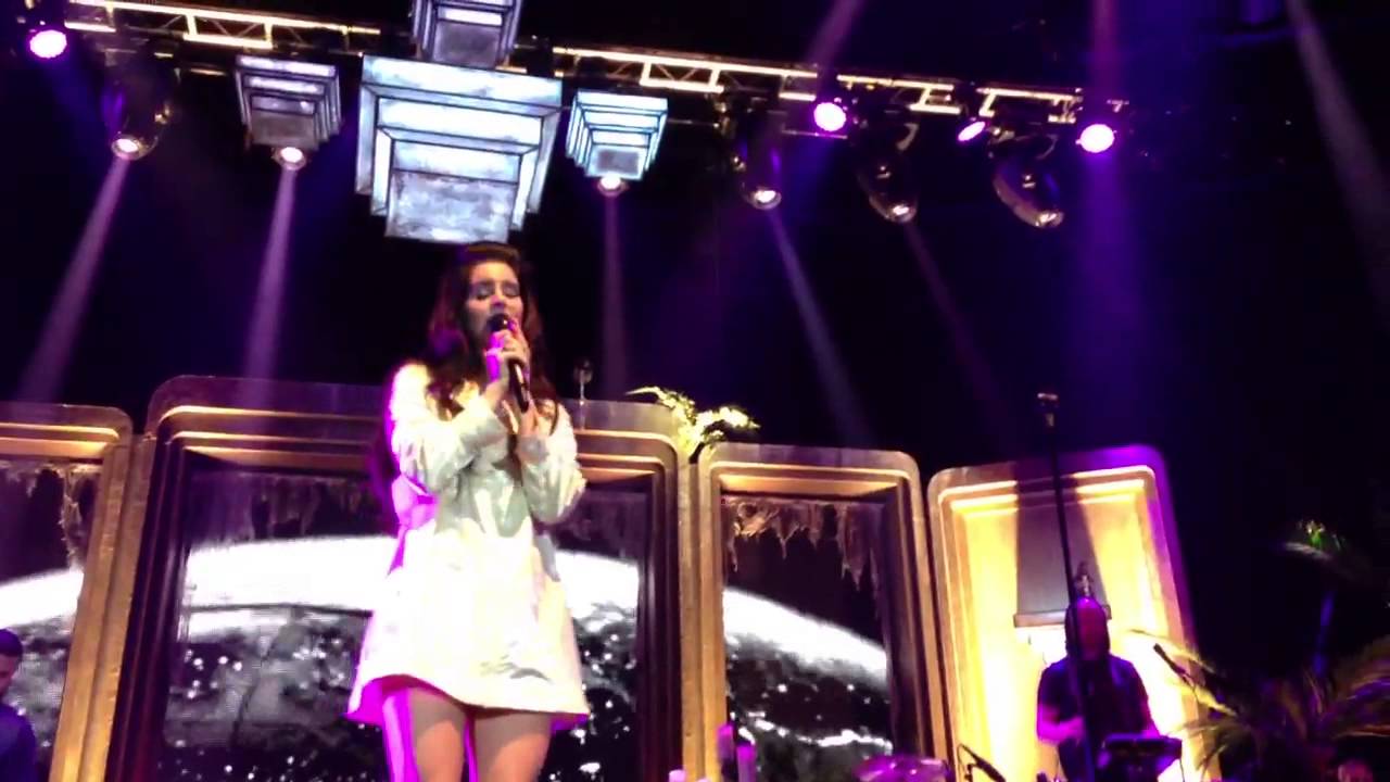 Lana Del Rey - Without You + Knocking On Heavens Door (Bob Dylan cover) [live HD]