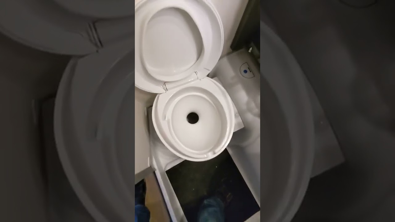 Twusch WC Einsatz Montage Wohnwagen / Wohnmobil