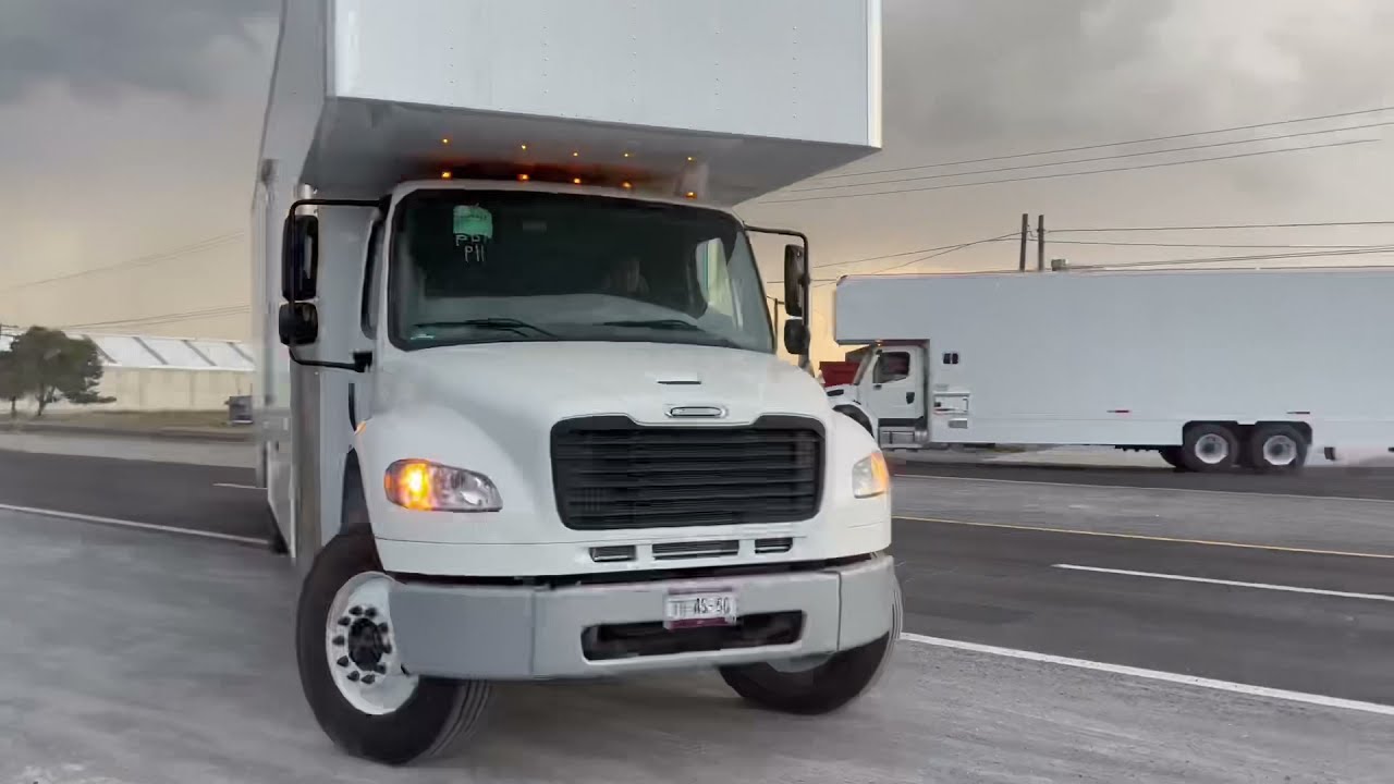 CAMION TORTON FREIGHTLINER CON CAJA TIPO MUDANCERA 2022-