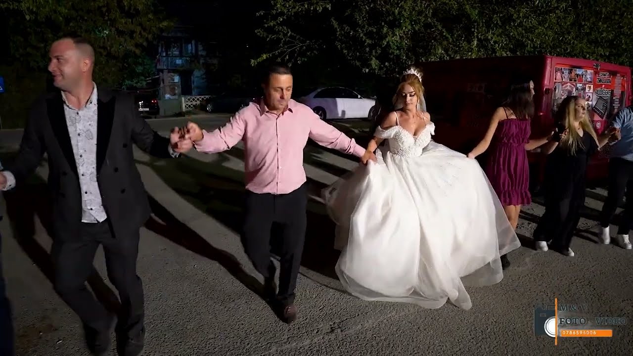 Formatia Cosmin si Paula de la Slatina ✅ Cea mai noua Hora de joc la Nunta LIVE 2024 Izvoarele Olt