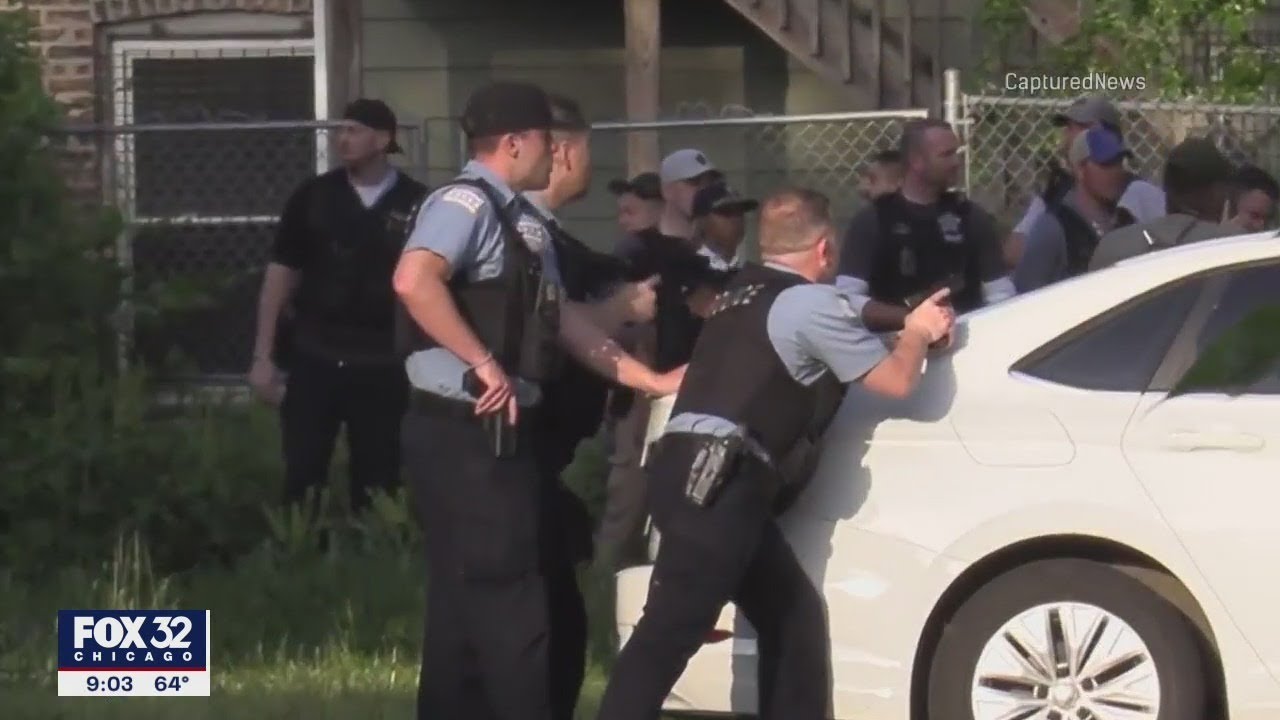 Chicago cop shot while attempting traffic stop