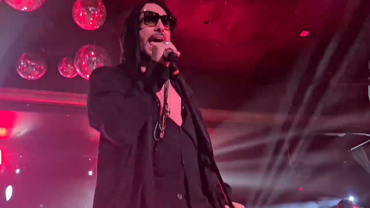 Aquí  - Beto Cuevas - Live México 2022