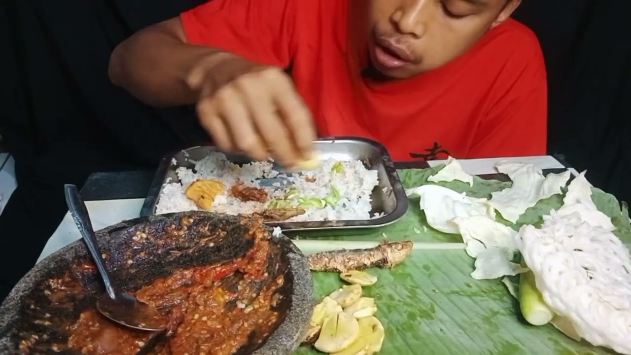 MAKAN LALAPAN, JENGKOL SAMBAL TERASI, IKAN ASIN