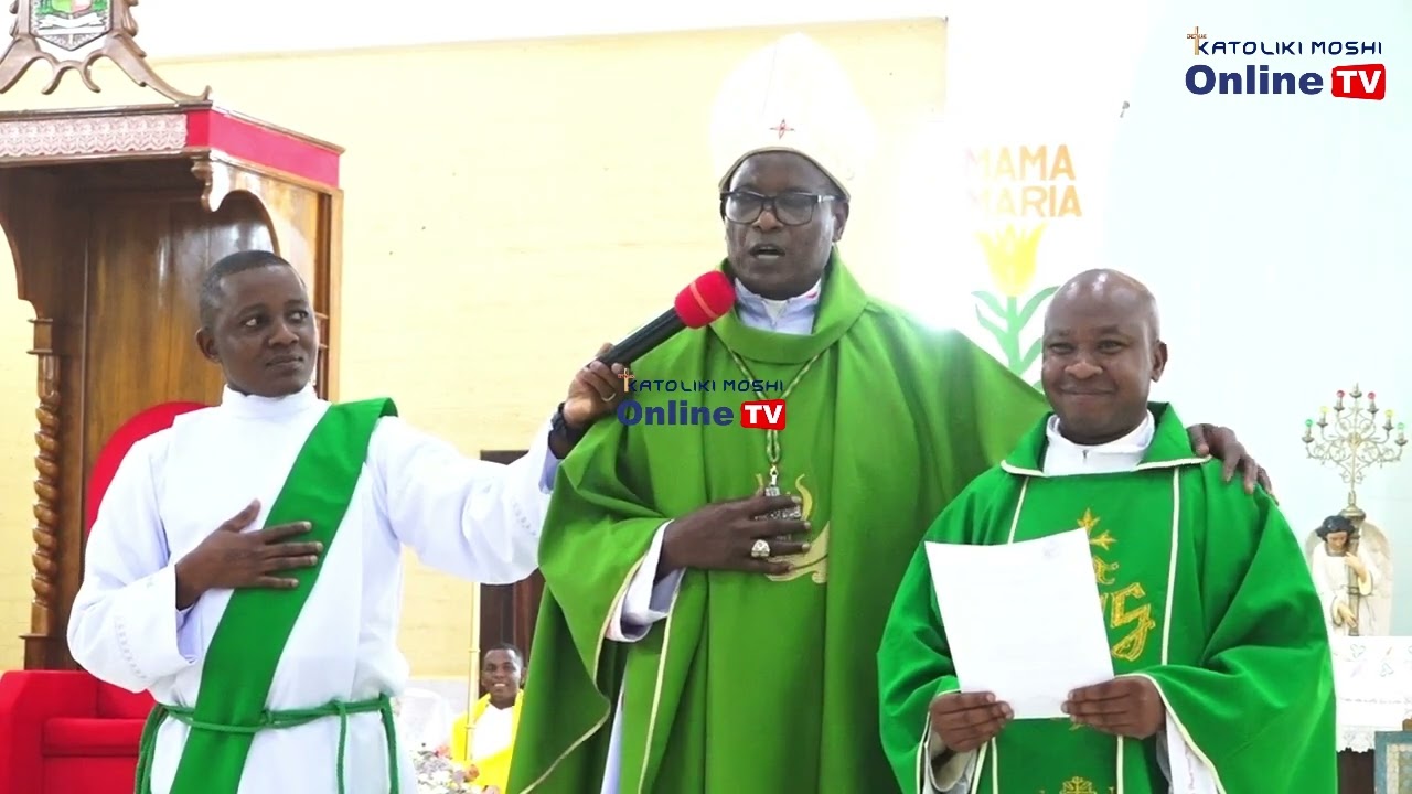 TAZAMA ASKOFU MINDE AMSIMIKA PADRE PROSPER SIAAKO KUWA PAROKO WA PAROKIA YA KRISTO MFALME-MOSHI