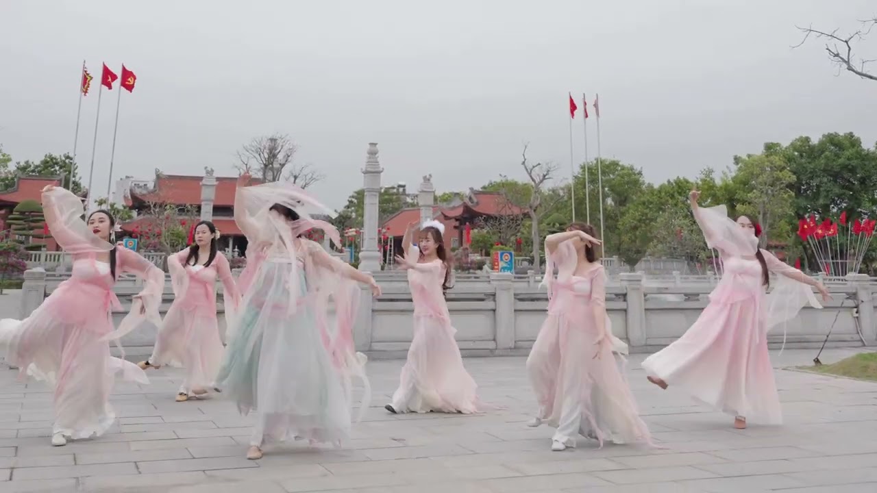 Múa: Nữ nhi tình (bản tập thể)