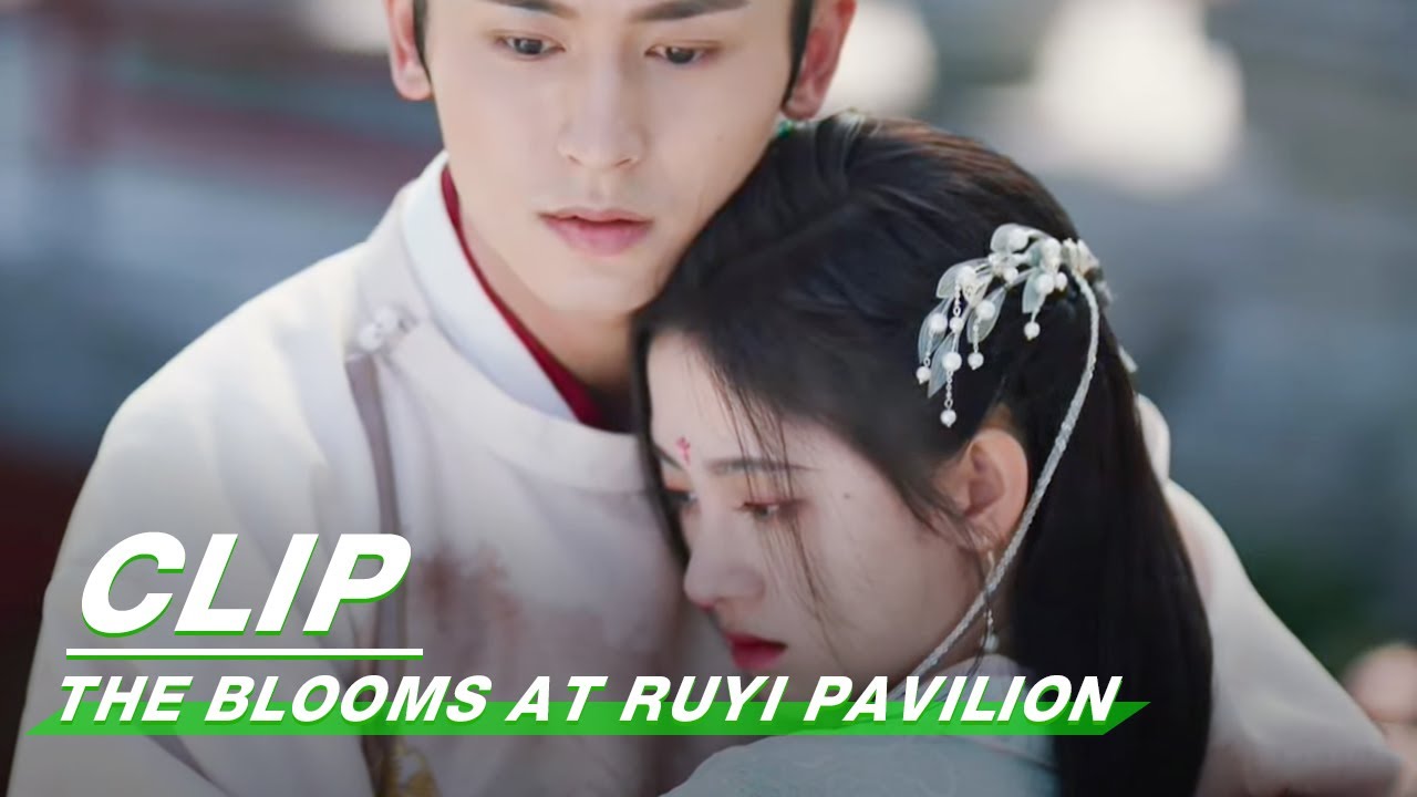 Clip: Duke Su Is Playing Victim For Hold Ju's Hand | The Blooms At RUYI Pavilion EP32 | 如意芳霏 | iQIYI