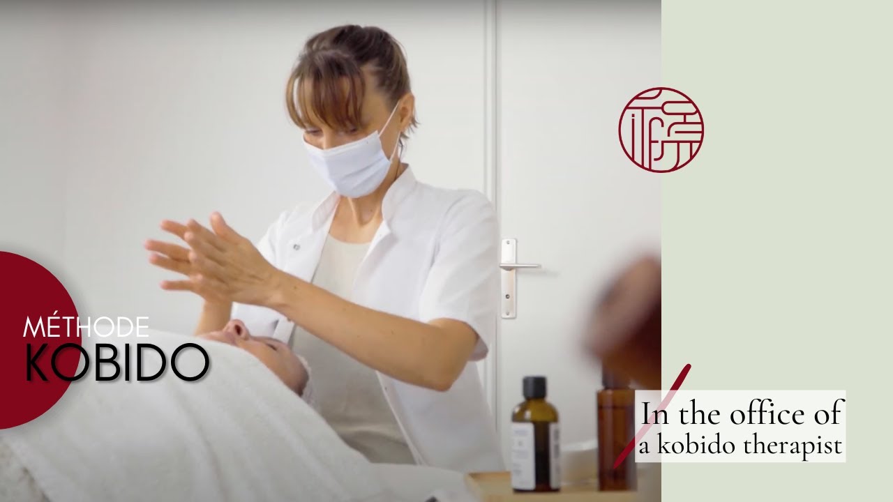 In the office of a Kobido practitioner - Francine P&eacute;nove | Sandrine Takumi Finch