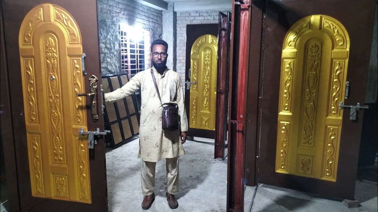সৌদি প্রবাসী মোঃমালেক ভাই আমাদের কাছে গোল্ডেন লাক্সারি  রং এর বক্স দরজা অর্ডার করেছিলেন...