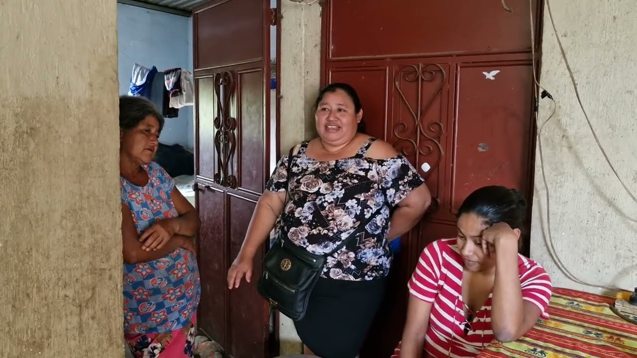 Mari vino a CONOCER LOS RECIEN NACIDOS🤩SAYRA MUY TRISTE LA RECIBIÓ. 
