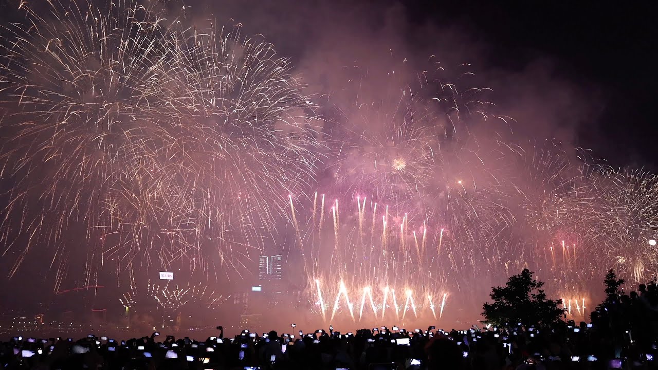 香港「新年新傳奇」維港煙花匯演, 2023除夕跨年倒數迎2024年 - 4K影片 - Hong Kong 2024年1月1日