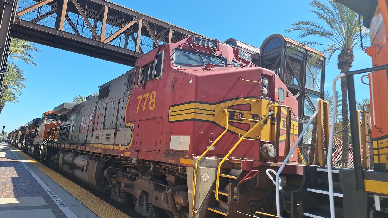 3-22-25! BNSF manifest rolls through Fullerton Ft: Fakebonnet and a lot of power!