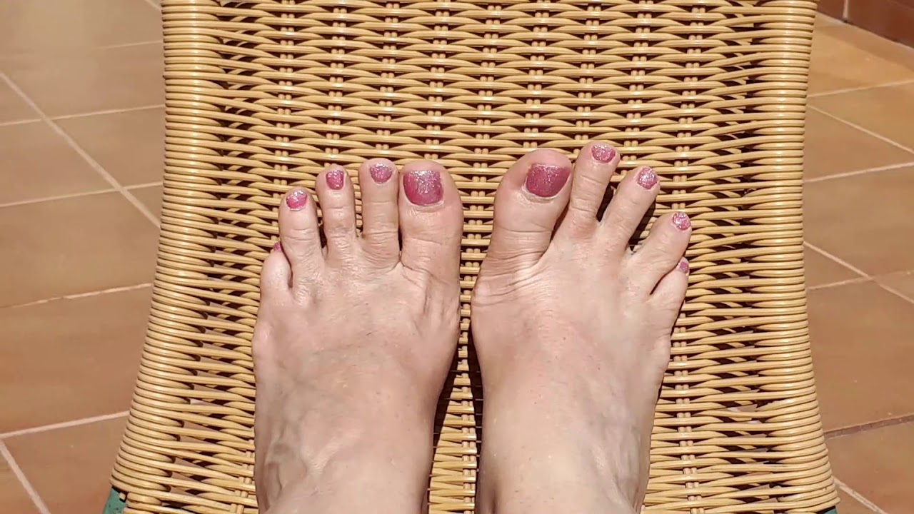 Minute of Mindfulness  - Sunny, Shiny Toes