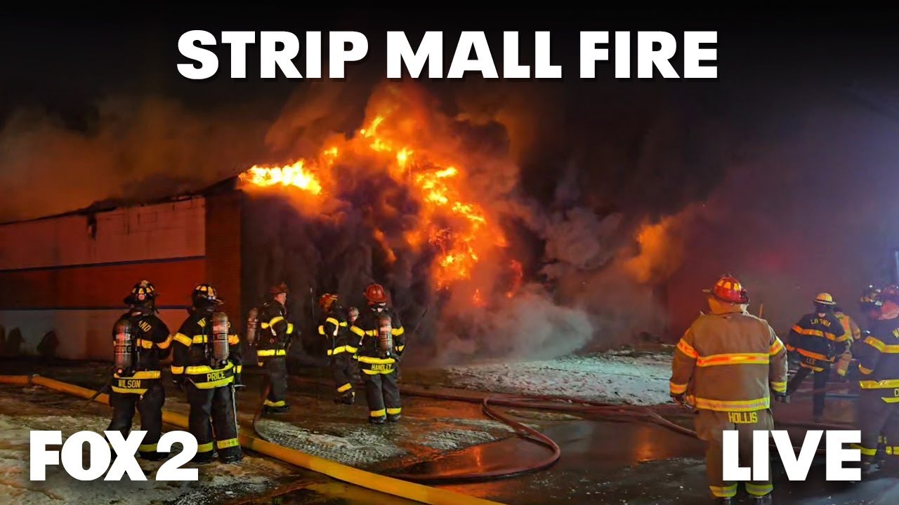 LIVE | Large fire engulfs building near Garden City strip mall