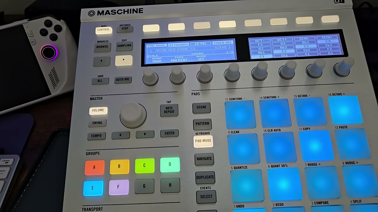 Maschine Mk2 Running on the ROG ally