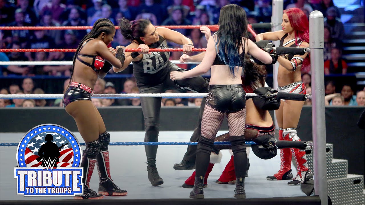 Charlotte, Becky, Brie i Alicia Fox kontra Paige i Team B.A.D.: Hołd WWE dla Troops 2015