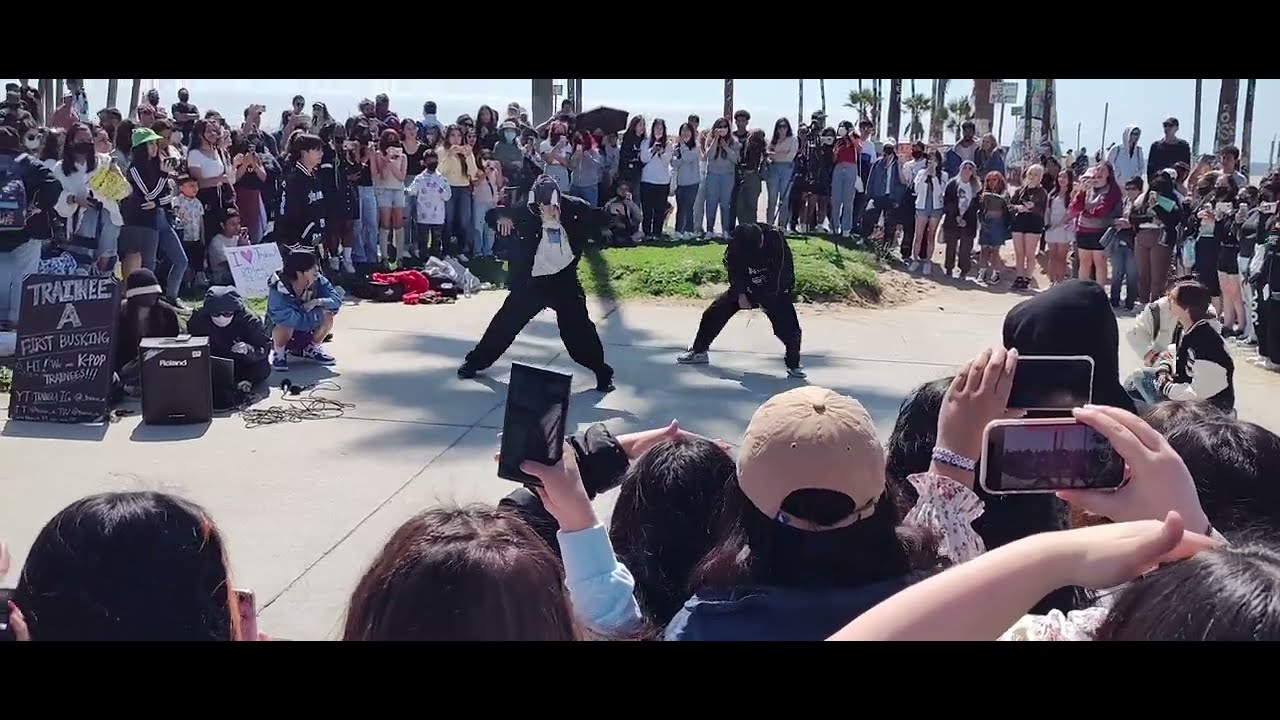 TRAINEE A VENICE BEACH CALIFORNIA BUSKING DUO DANCING HIP HOP (BREAK DANCING)