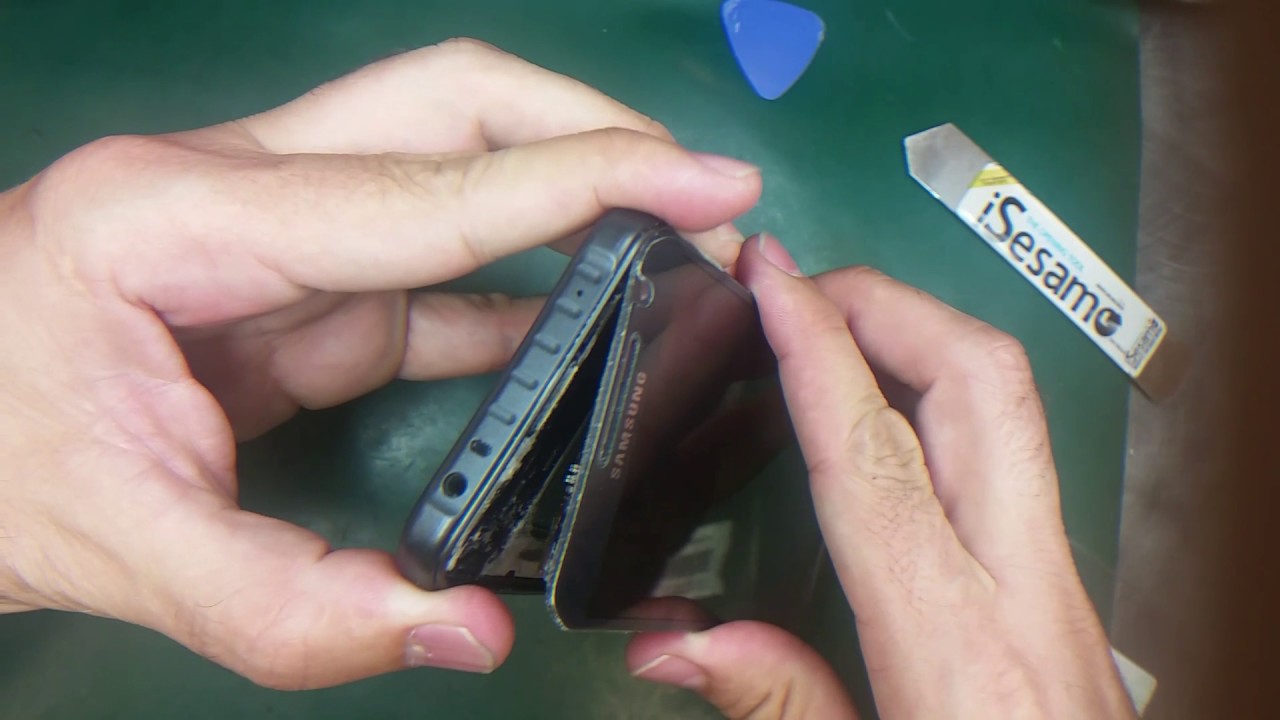 Samsung Galaxy S6 Active : tear down, water damage treatment and screen replacement  (Part 1 )
