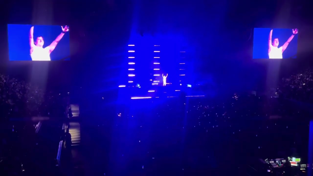 STAY (Cover) - Charlie Puth. Live in Melbourne at Margaret Court Arena 30/10/2023