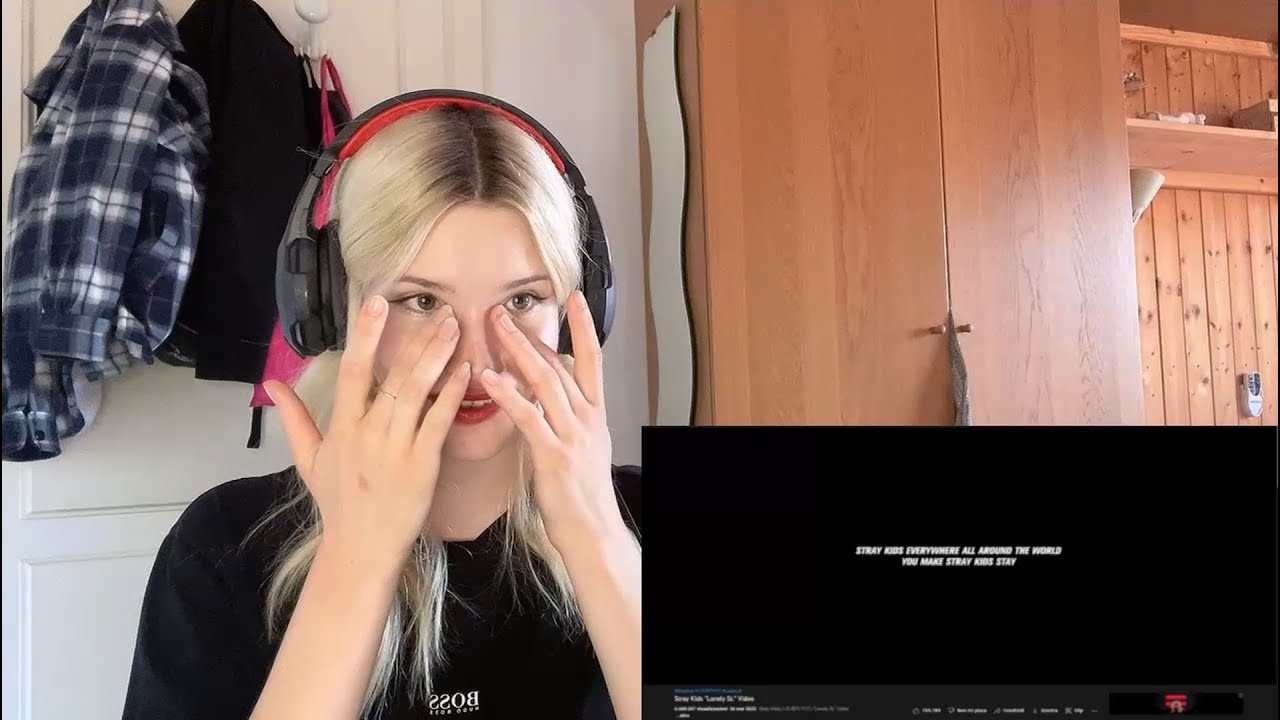 Reacting to Stray Kids 